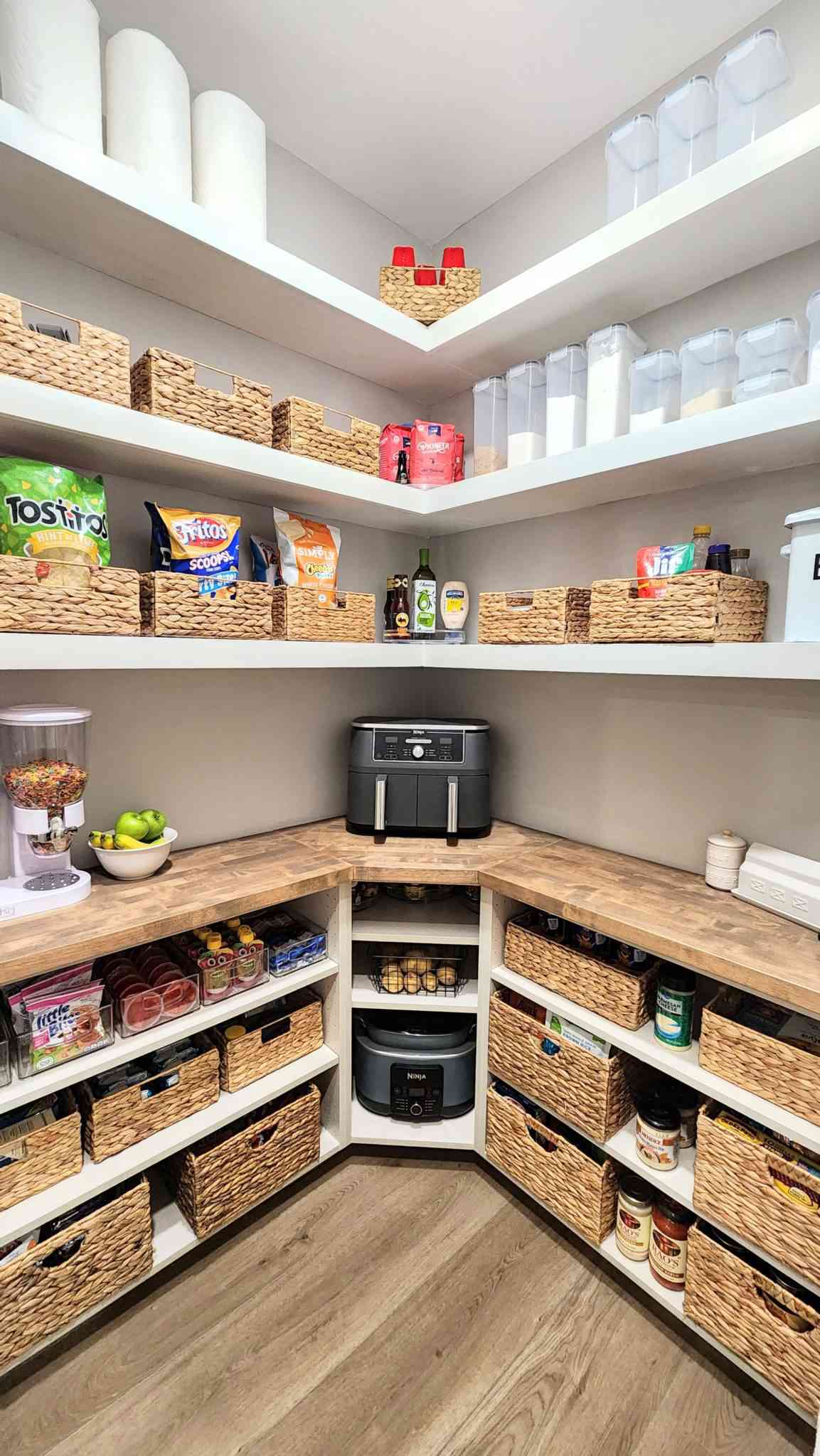 How To Choose A Kitchen Pantry